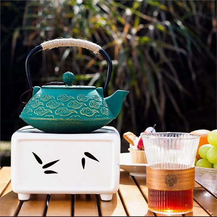 cast-iron-teapotb9509491-c6d5-4d0f-b742-db199f678748 cast-iron-teapotb9509491-c6d5-4d0f-b742-db199f678748